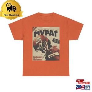 Retro Patrick Mahomes 90s Style Football QB Fan Classic Unisex Apparel T-Shirt